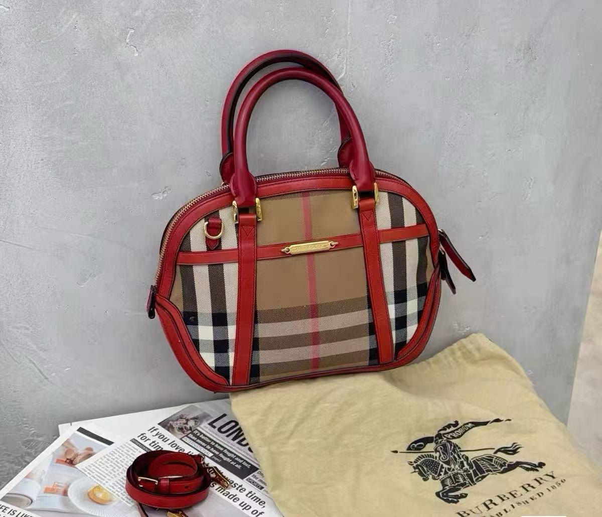 Preloved Burberry Shell