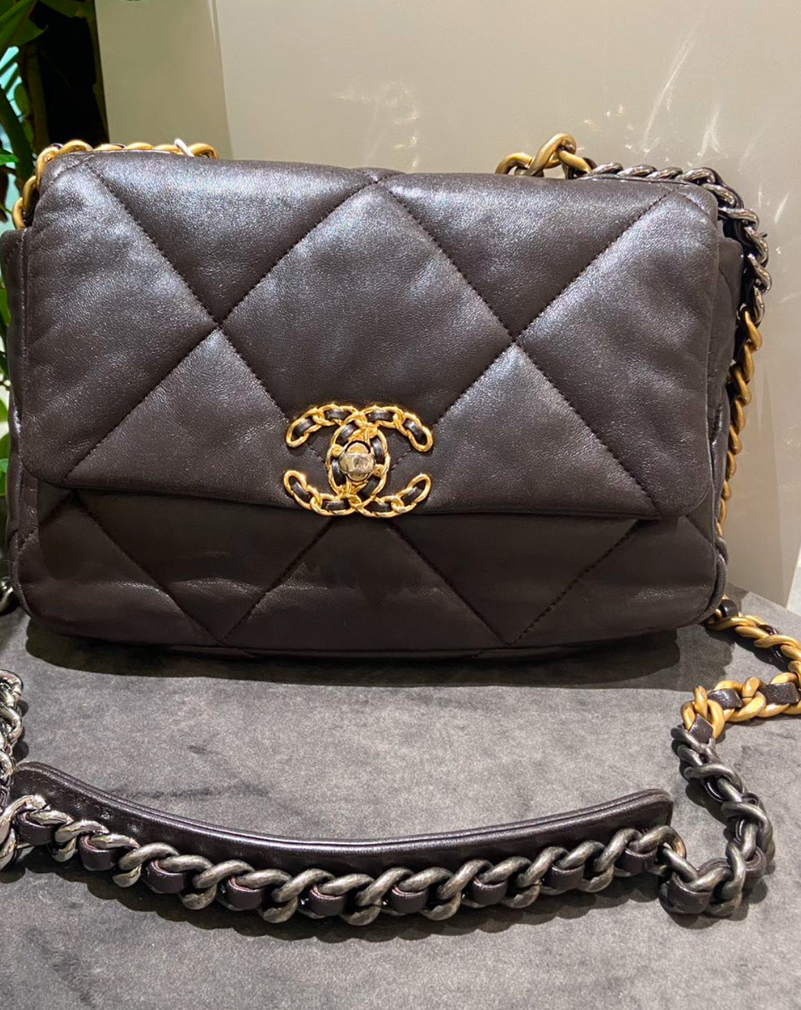 Preloved Chanel 19 bag Brown