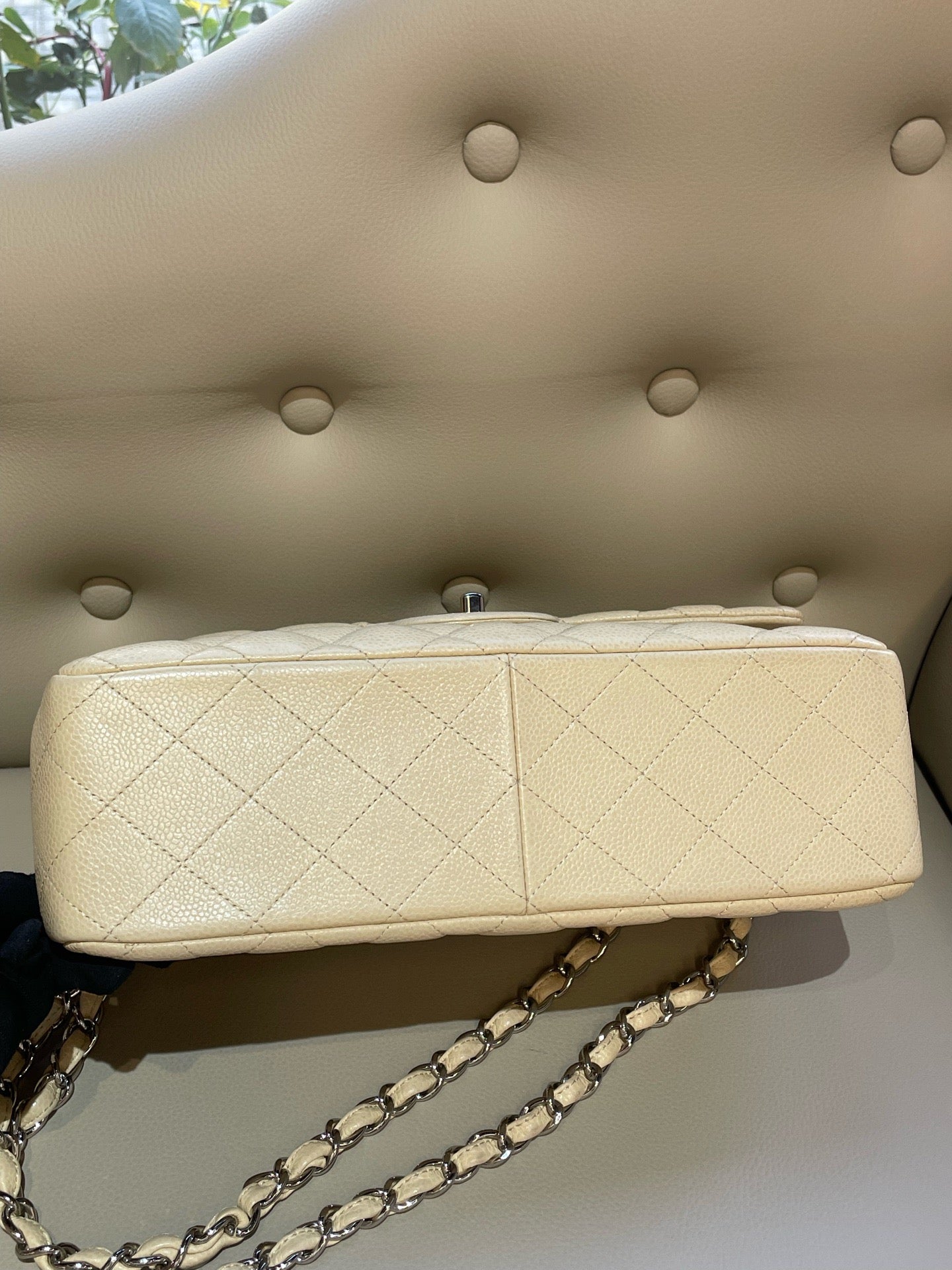 Preloved Chanel jumbo bag