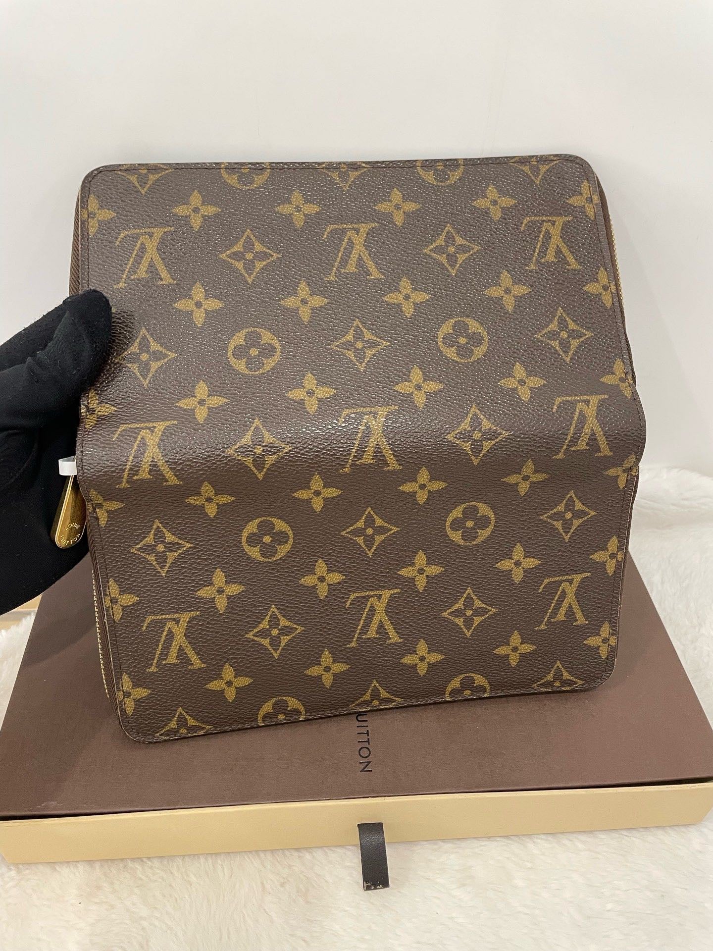 Preloved wallet