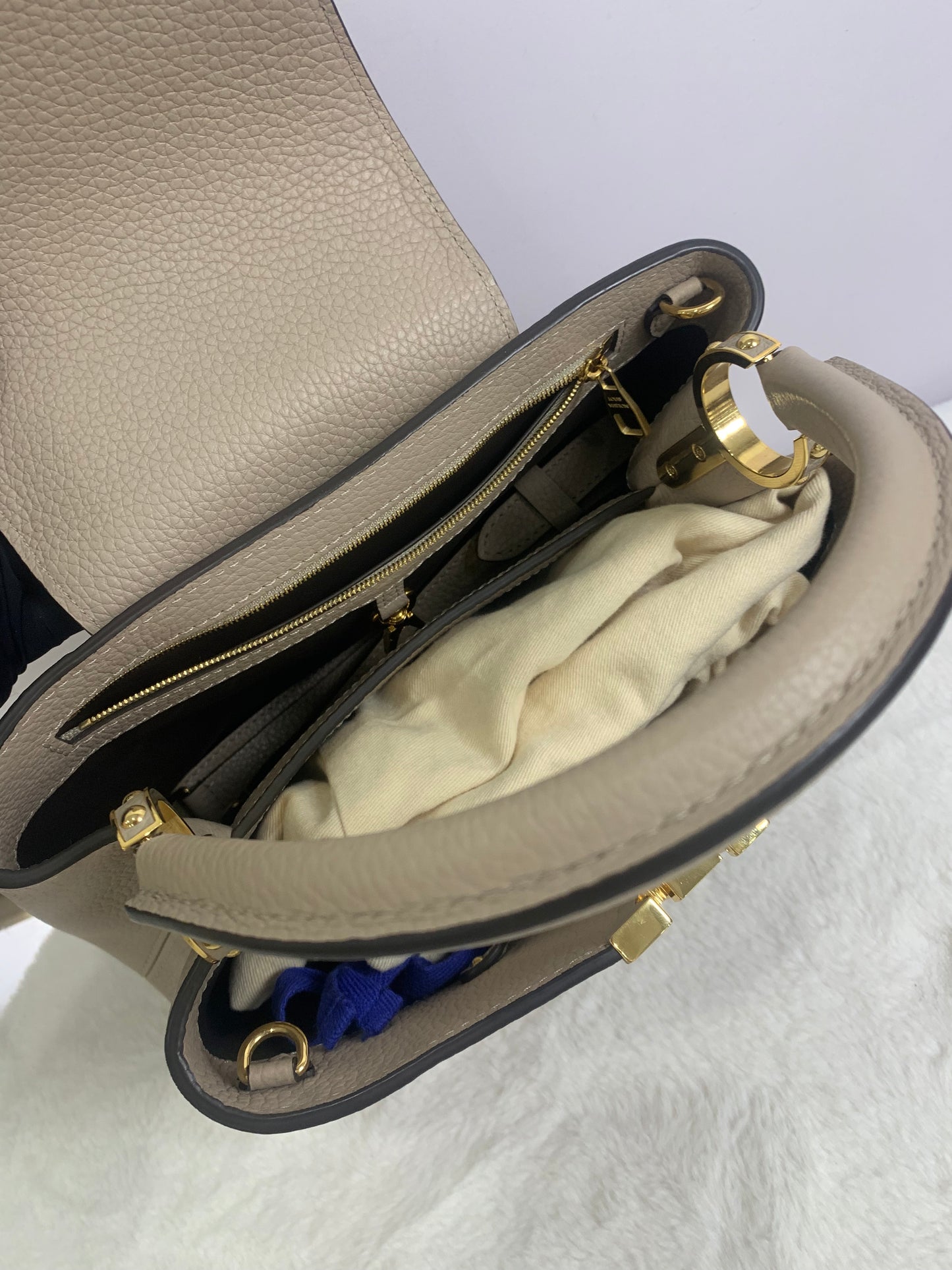 Preloved LV Capucines S