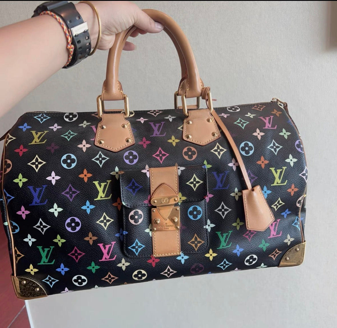Preloved LV black multicolored Keep40