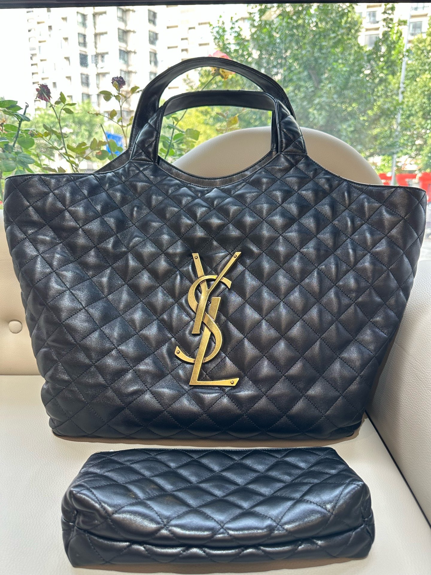 YSL I Care Tote Deposit 650$