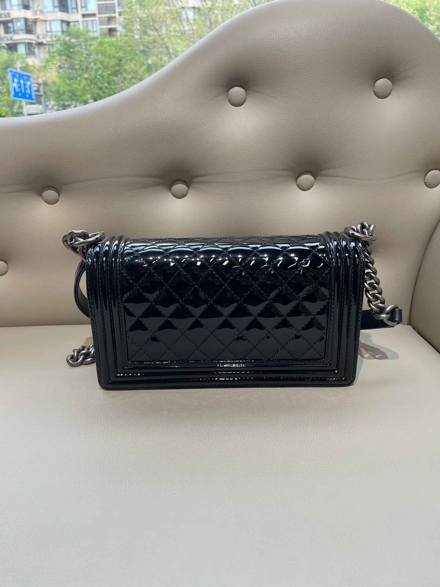 Chanel Le boy M Patent leather