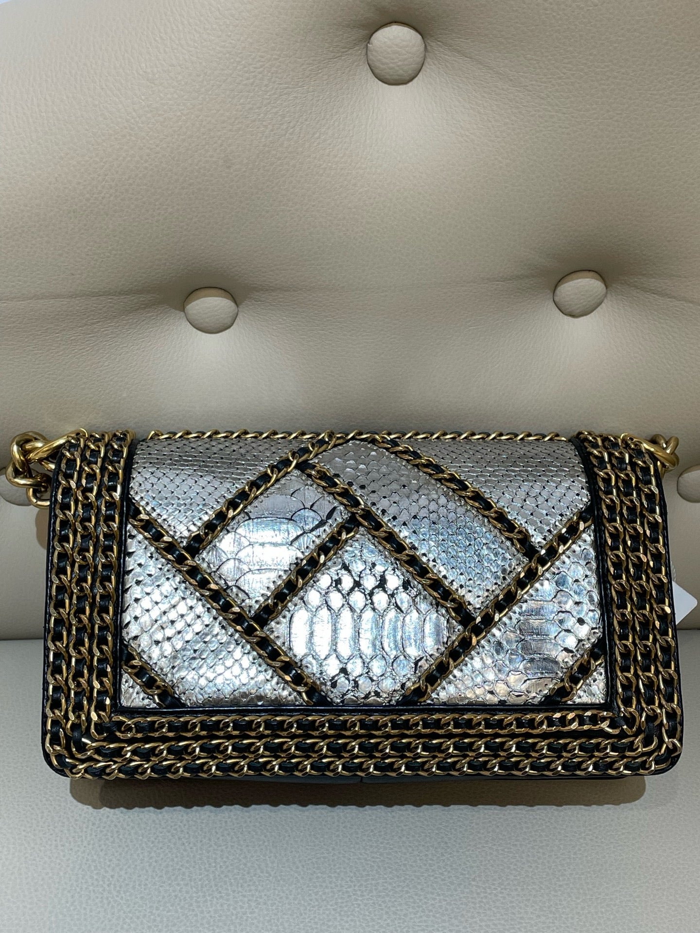 Preloved Chanel Leboy M