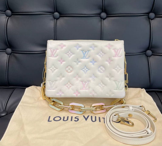 Preloved coussin