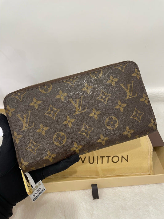 Preloved wallet