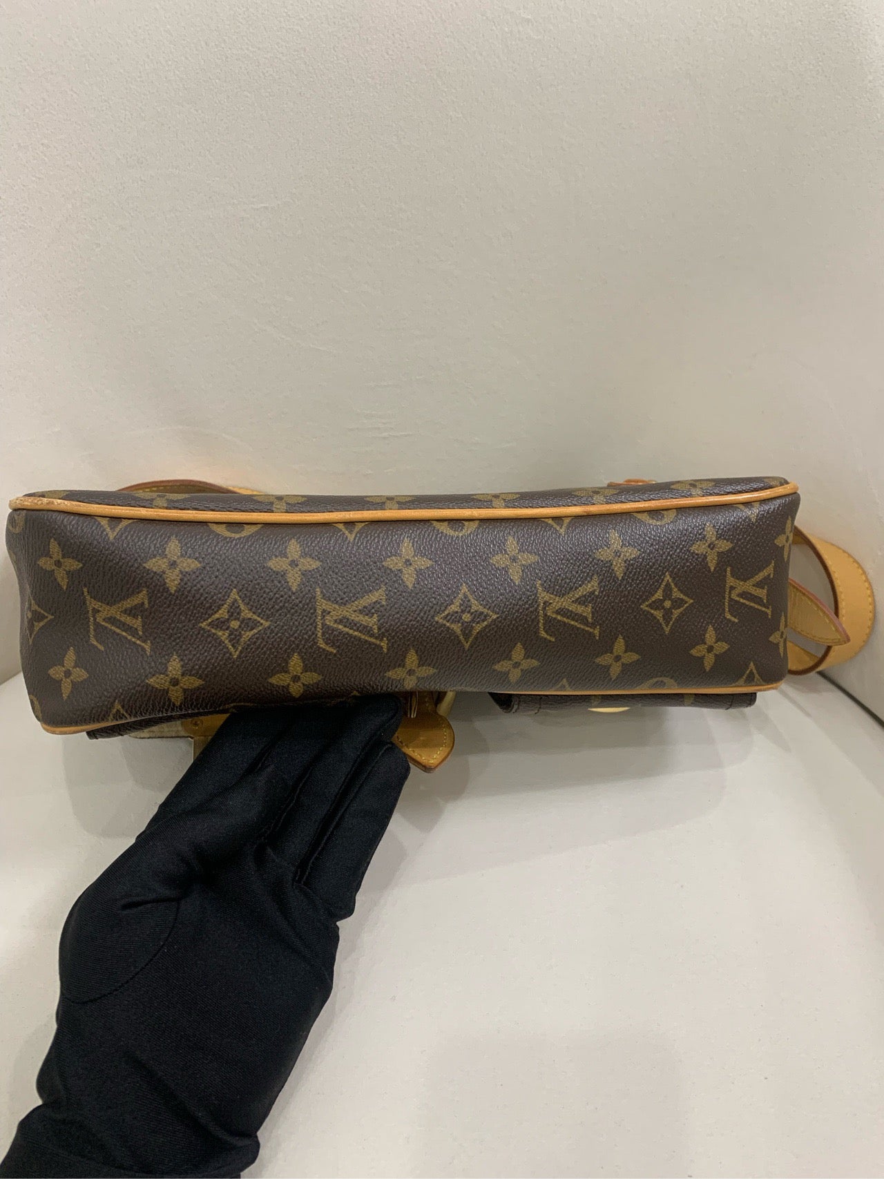 Preloved manhattan bag