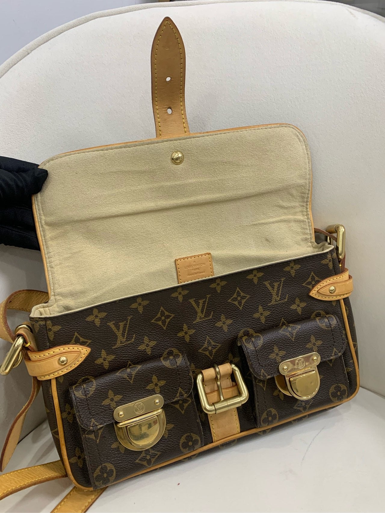 Preloved manhattan bag