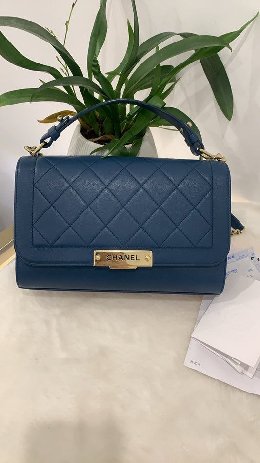 Preloved handheld bag