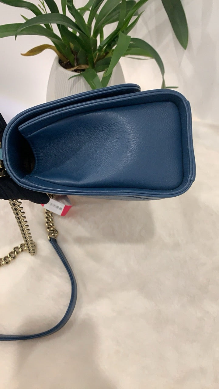 Preloved handheld bag