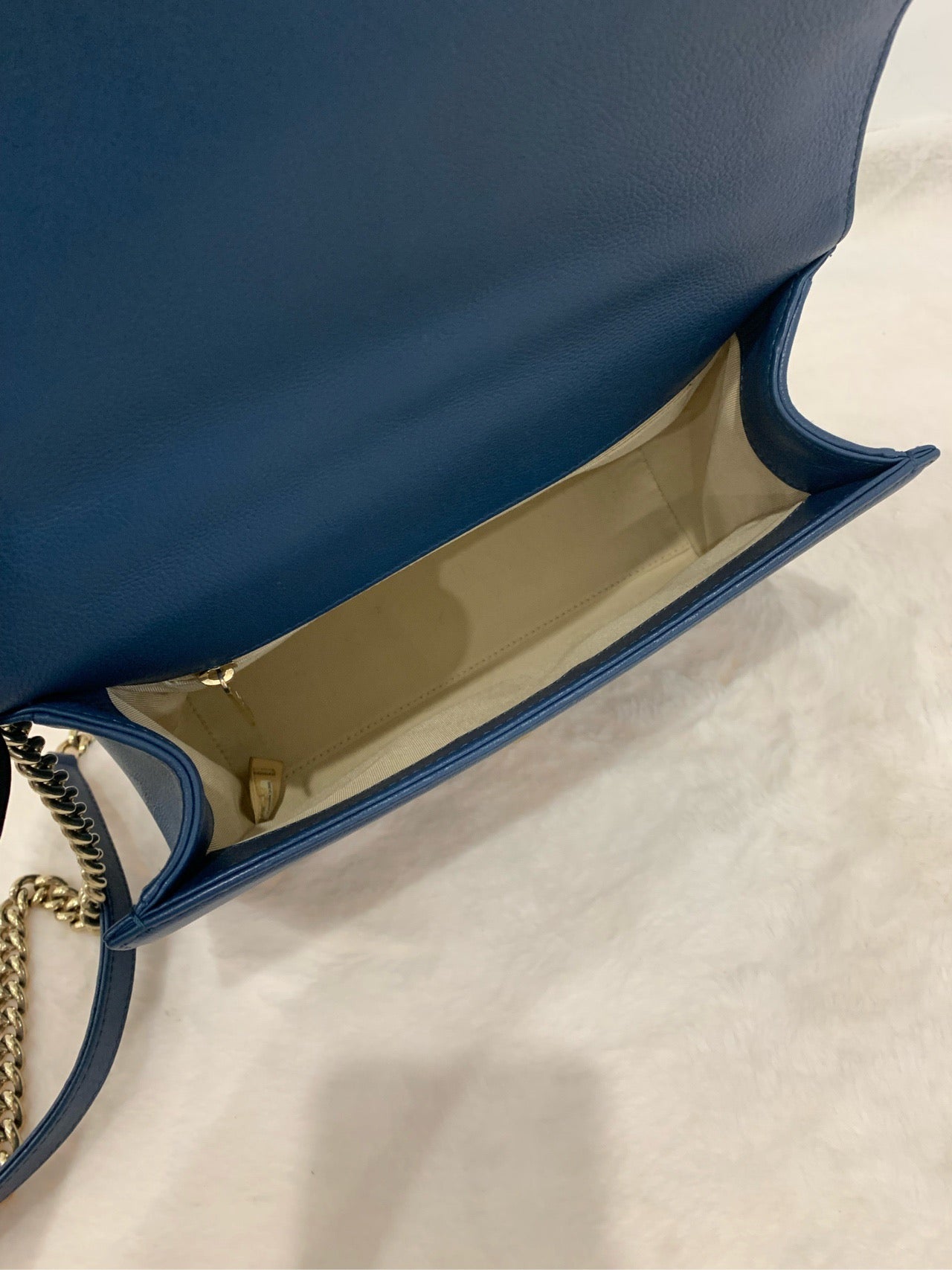 Preloved handheld bag