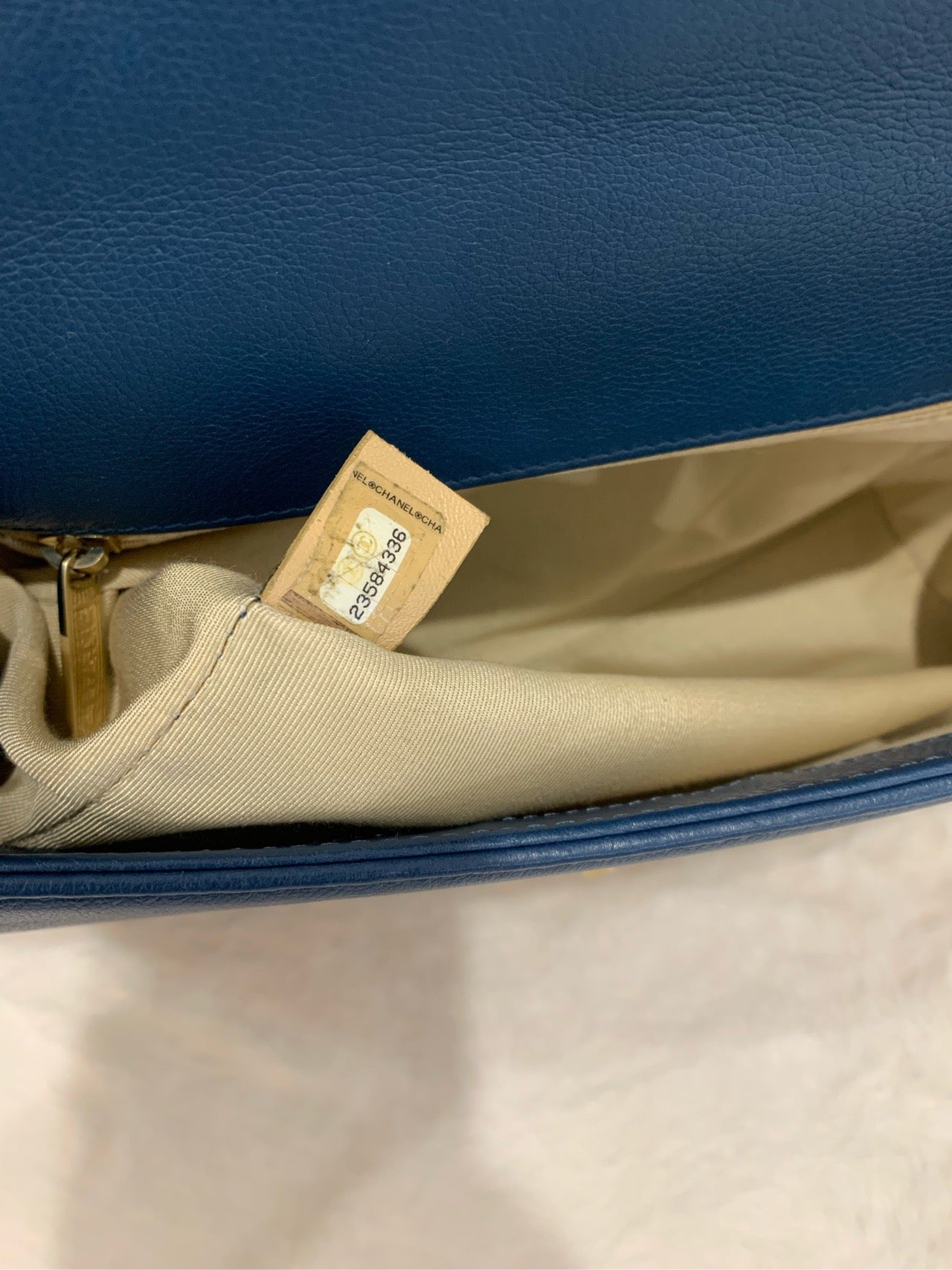 Preloved handheld bag