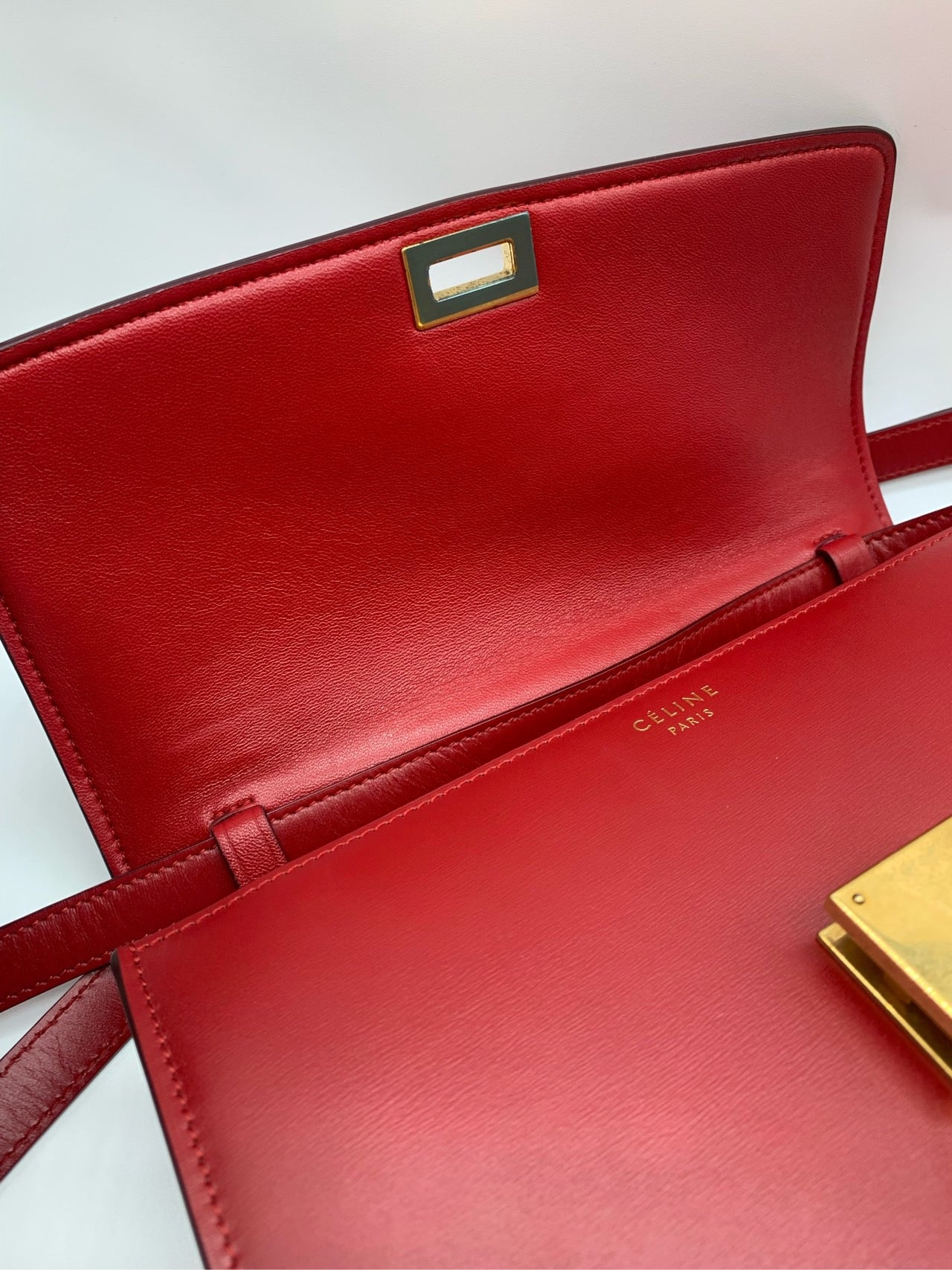 Preloved Cel Classic Box