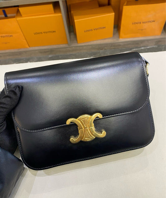Preloved Cel Triomphe