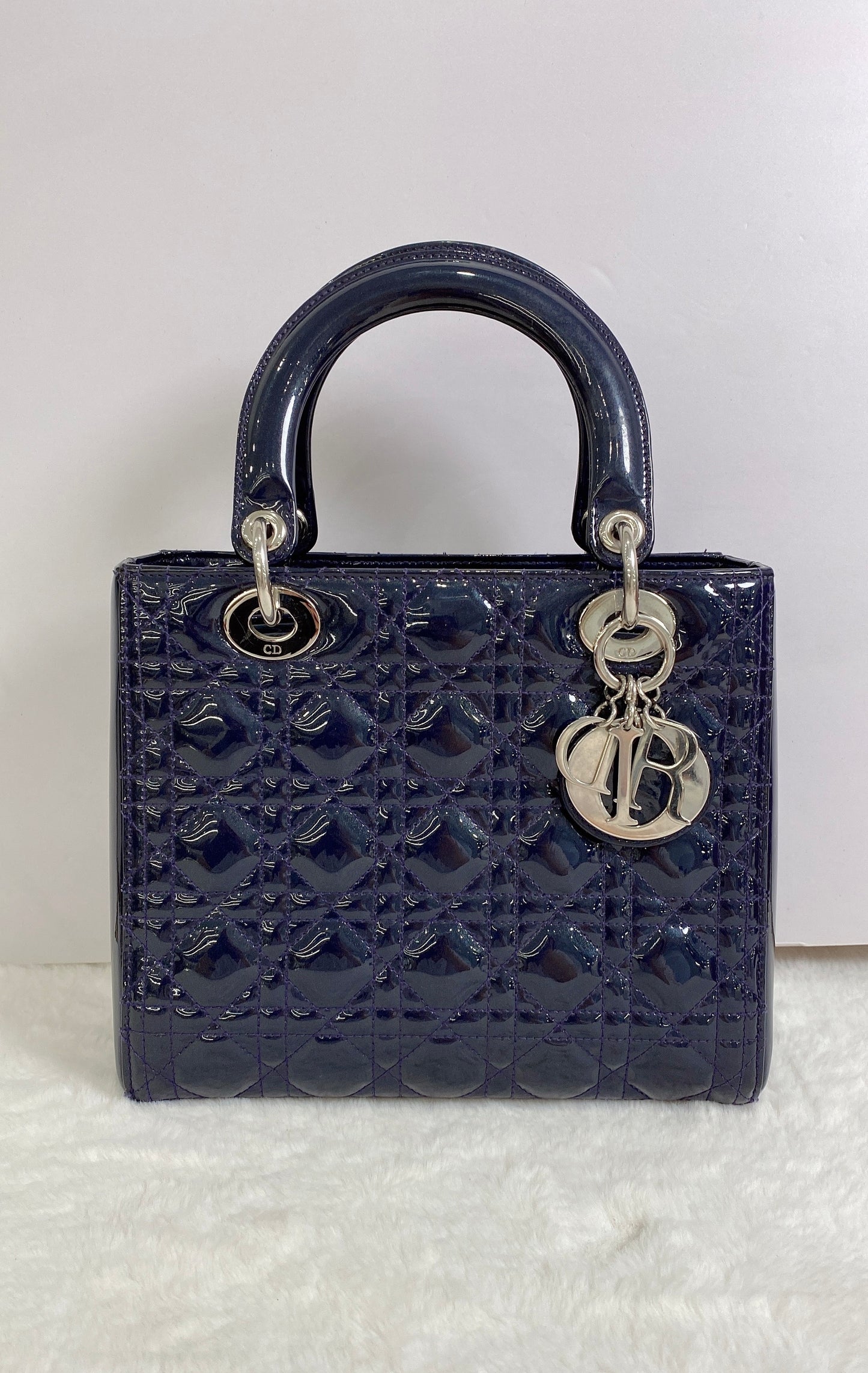 Preloved lady five grid